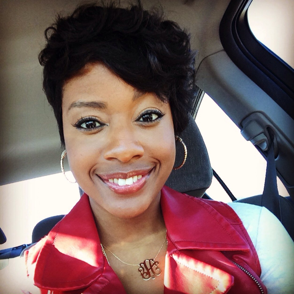 Amanda Simmons (AmandaNWndrLnd) Twitter