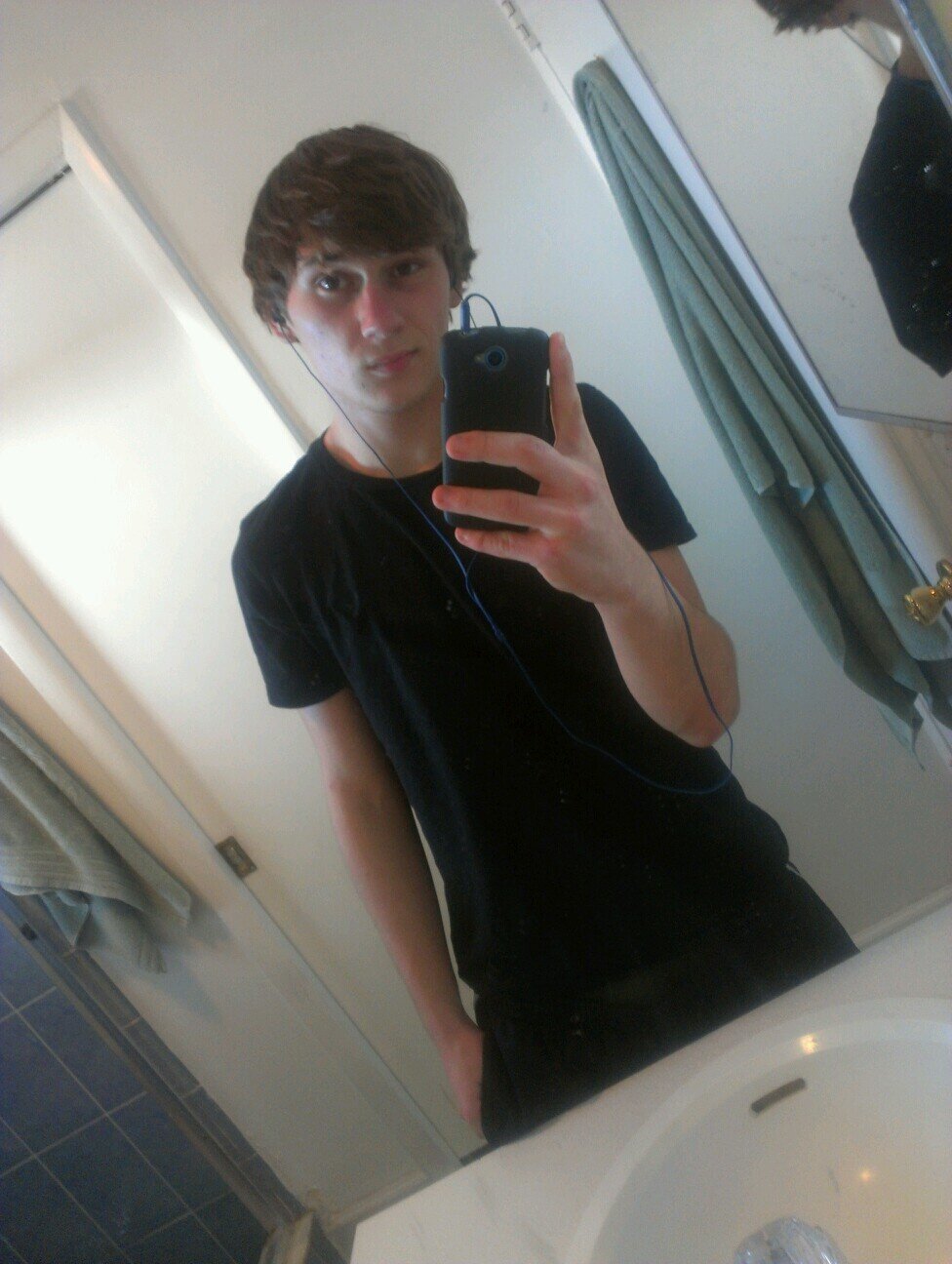 thatkidjeff16's profile picture. I am 16 and wrestling and play football. In a relationship for life with the love of my life. So beat it.