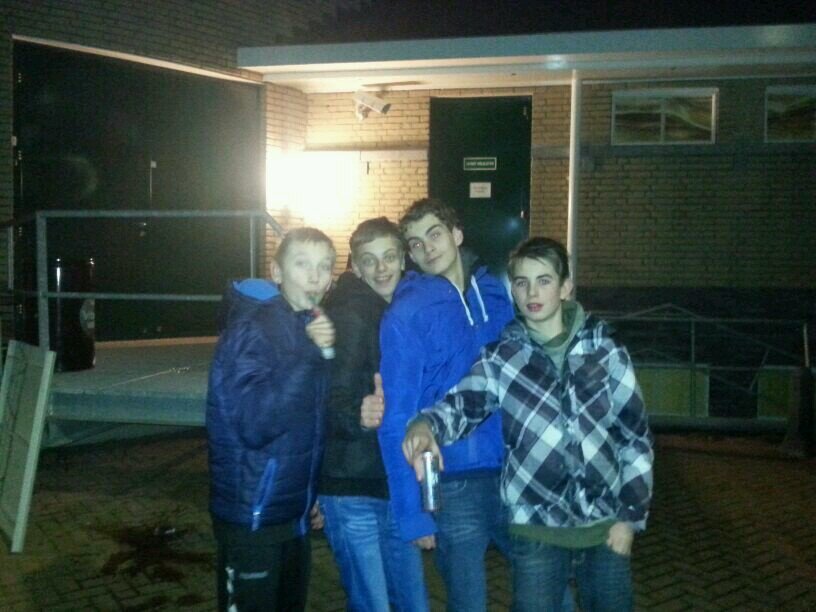 @sjoerdFR ★ scala college s2i ★ vollybal timios JA2 ★ feyenoord Rotterdam★ snap: jasper_dejong ★ insta: jasperdj20 ★ anna nyström en brandy brewer