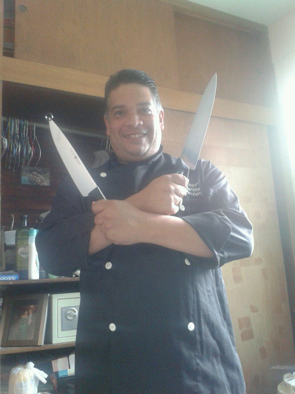 T.S.U en Relaciones Industriales, Licenciado en Administración y Chef de Cocina Internacional