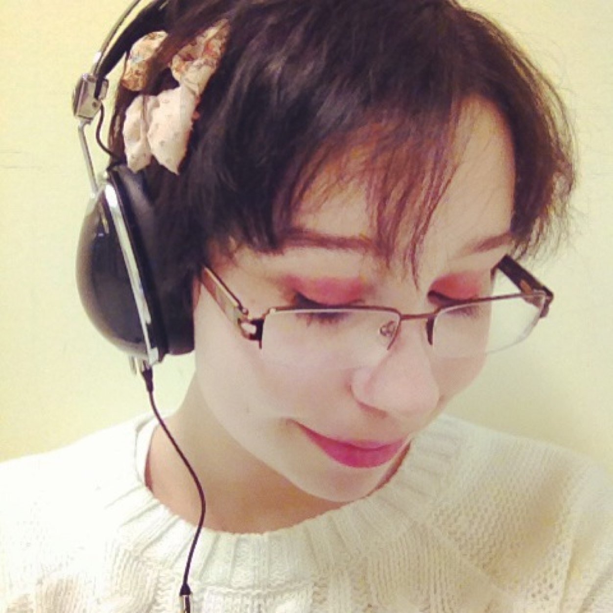 weavingmemories's profile picture. Huge dork here! Enjoys drawing, writing, singing, being a nerd. That's basically it. Yep.