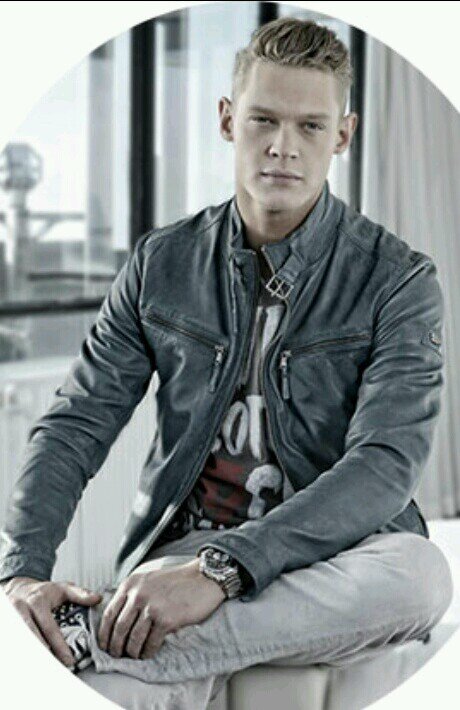 FerryDoedens3's profile picture. fanccount Ferry Doedens | Follow uss | 2 beheerders | Love Ferry |  Leuke tweets | Doei | ♡