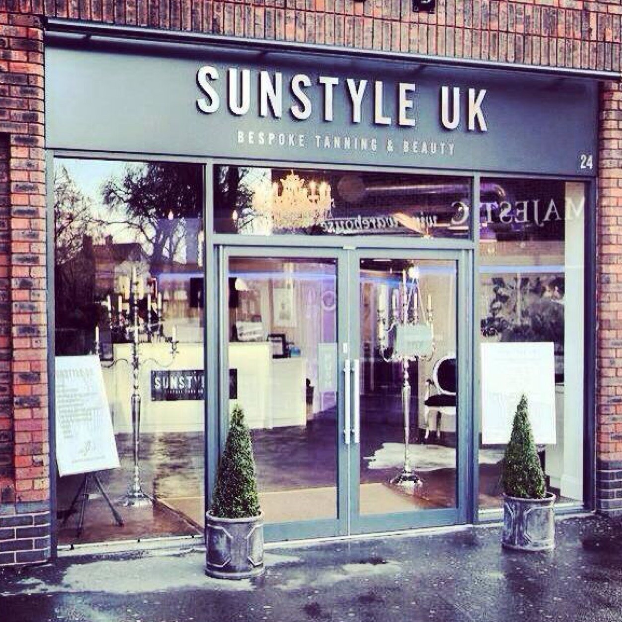 Bespoke Tanning & Beauty Lounge. We offer Sun Angel Sunbeds, Beauty Angel, HD Brows, LVL Lashes & the latest beauty treatments - Tel 01932 864 100