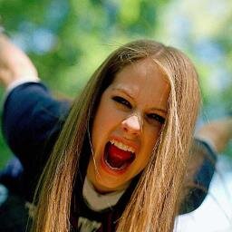 AvrilLavigne y ya.