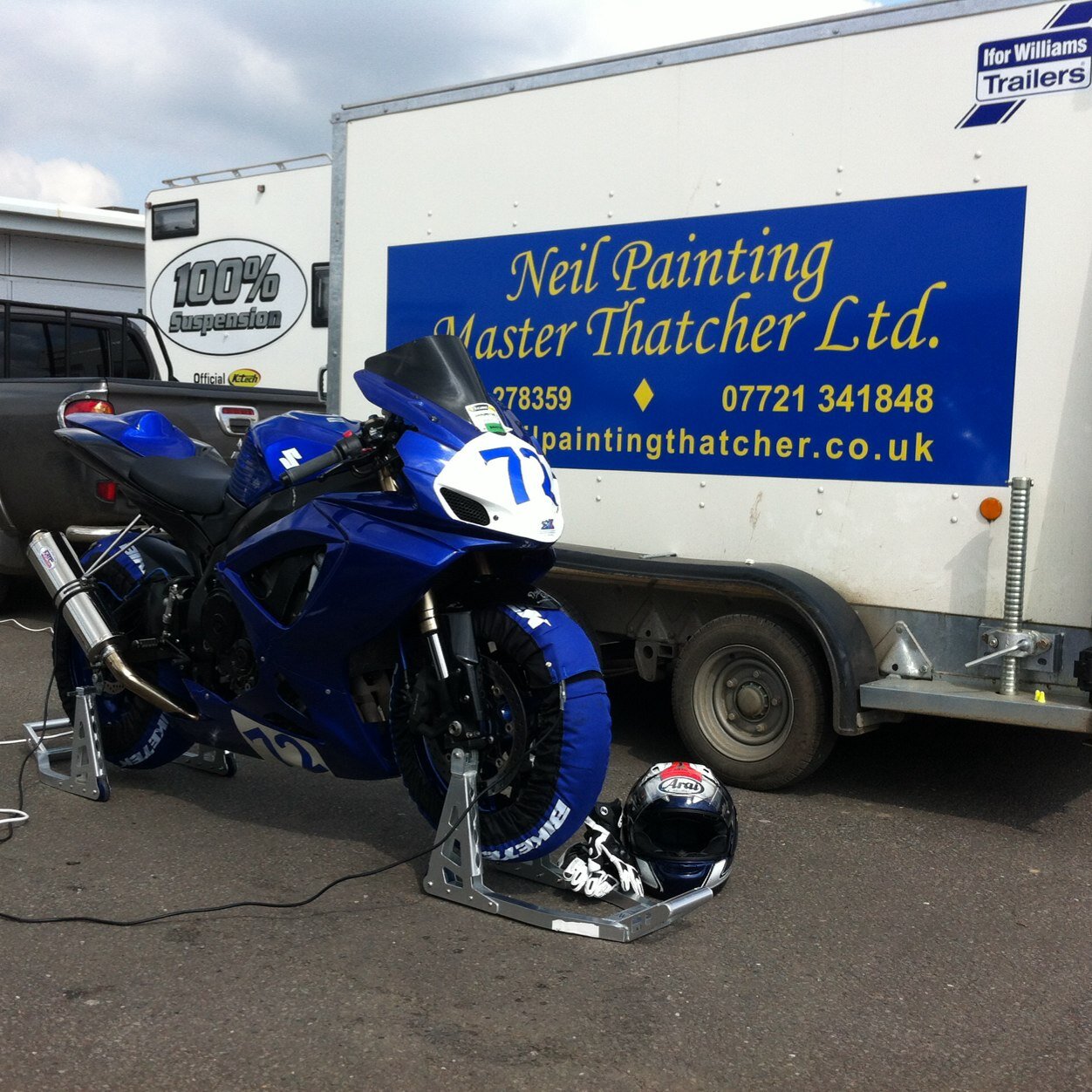 i'm a master thatcher with an interest in fast motorcycles. https://t.co/gFVPu9h1Qt
