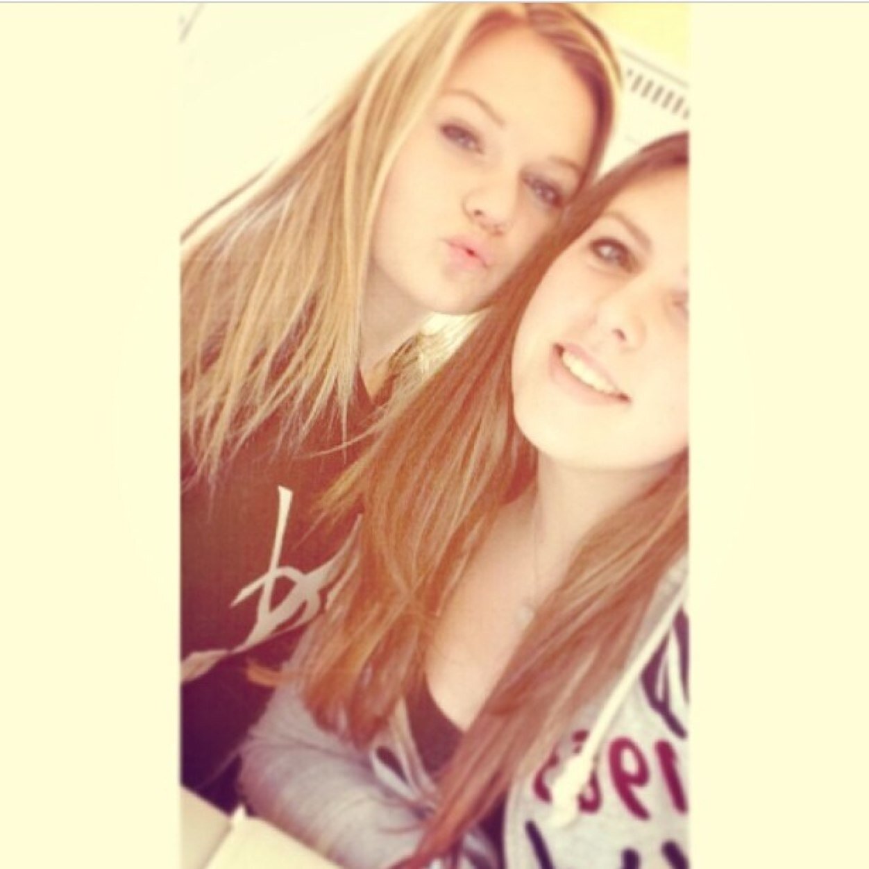 My birthday is on valentines day ! 14-2 | 15 years | je bent echt goede vriend voor iedereen , ben trots op dat ik met je omga x @gin0jwz | earth