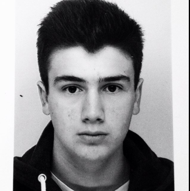 louisg21's profile picture. Jaimerais mourir lespace d'une soirée Voir qui pleure, qui rigole