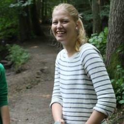 Hiddlestoner ~ Swiftie ~ Biology student :)