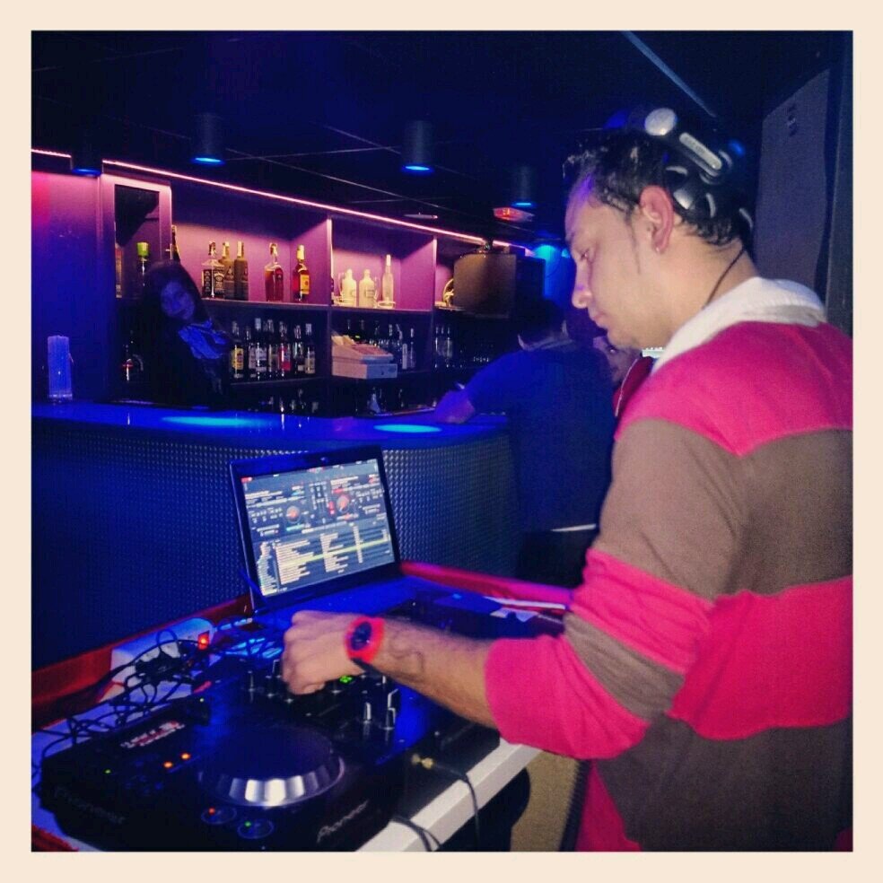 DjHectorRoguez's profile picture. Infórmate de Nuestros reservados y ofertas en 668 82 06 74 o por privado! 
.....Atrévete y cruza el Puente.....