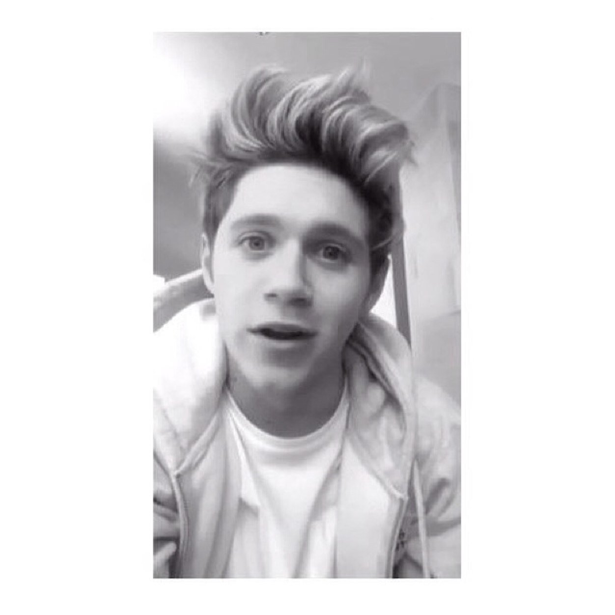i make signature, speech bubble and requested headers/icons for fan accounts