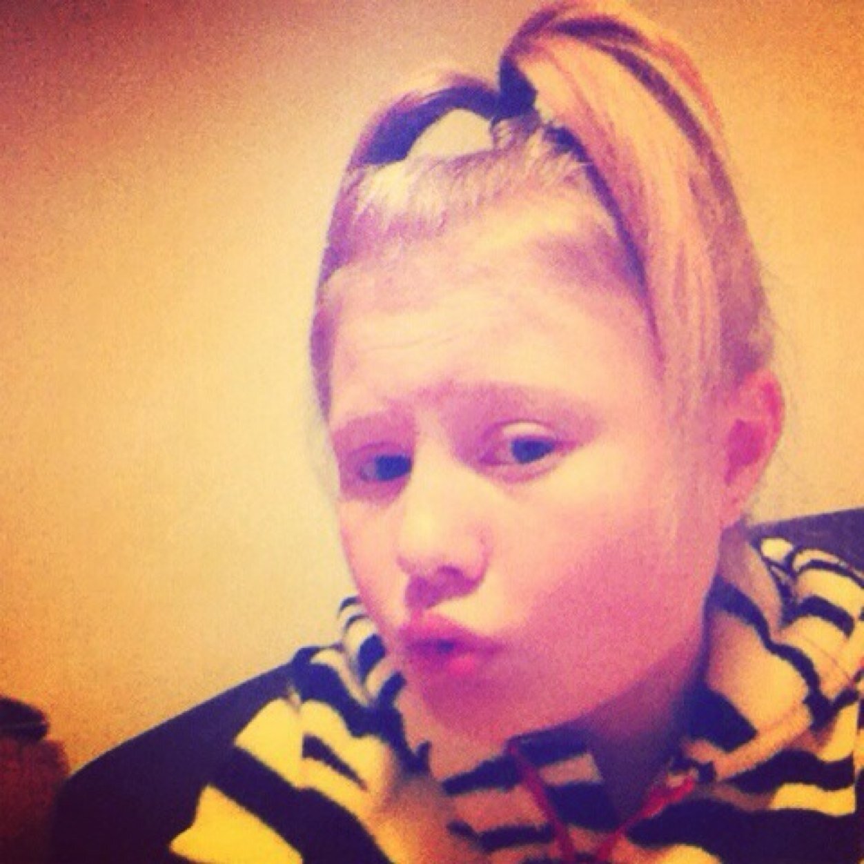 District 12 forever till it got bombed/ blonde hair blue eyes/merchant girl/ best mate @pinkladiesruler