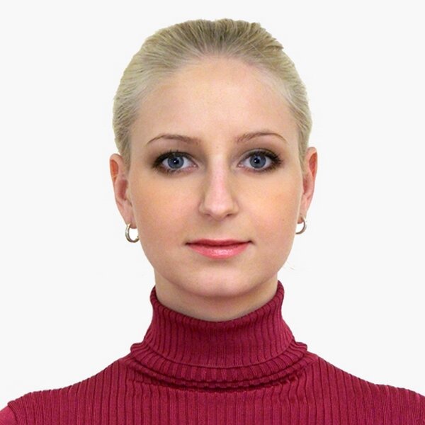 An enthusiastic and dedicated student, who wants to leverage professional network and fulfill career objectives.