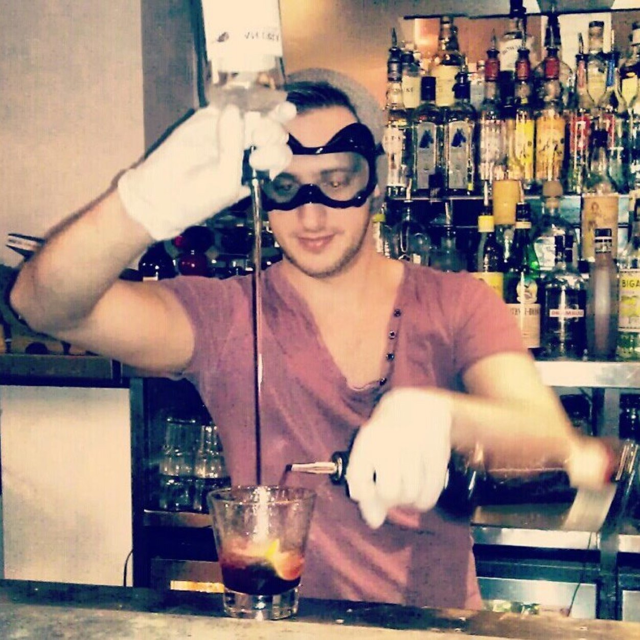 I draw pictures, tattoos and faces whilst mixing martinis, daiquiri's and negroni's