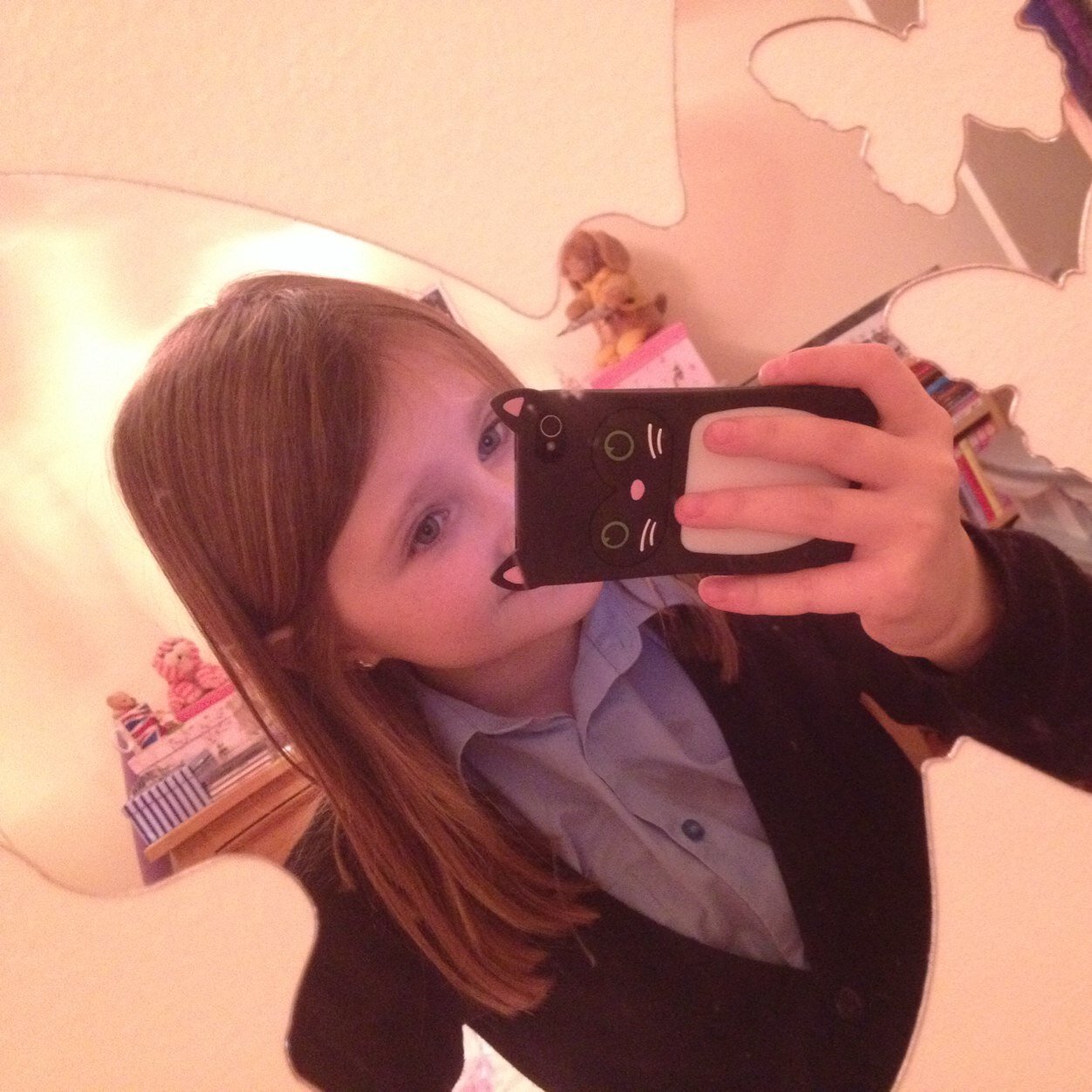 My life is just aliens my youtube is chloeblackmorexoxo