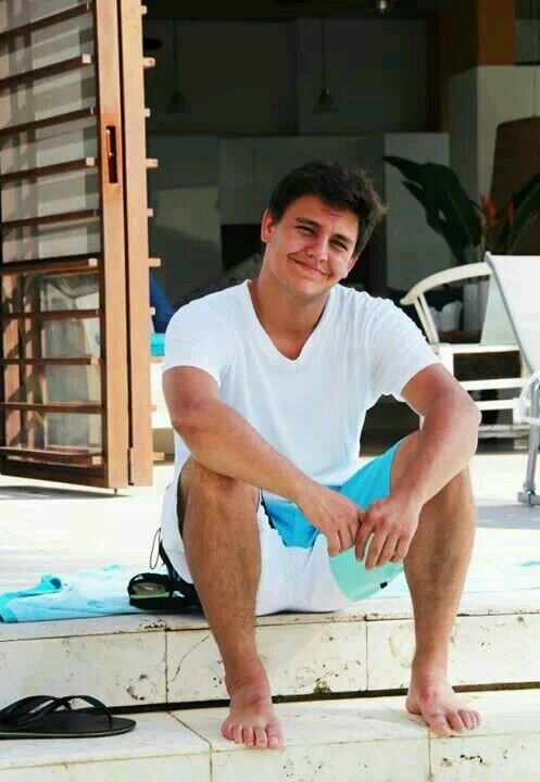 Estudiante de arquitectura de la U. Piloto de Colombia. Orgullosamente San Andresano. Hincha del Real Madrid.