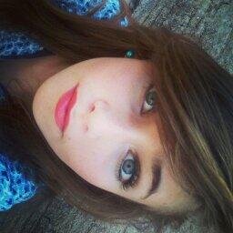 - posso nãao ser perfeiita .. mas sei que miinhas imperfeições me tornam única ;)