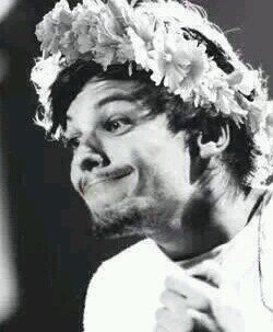 ♡ 4 British boys stole my heart and 1 Irish boy ate it, feel free to follow me♡ :)
