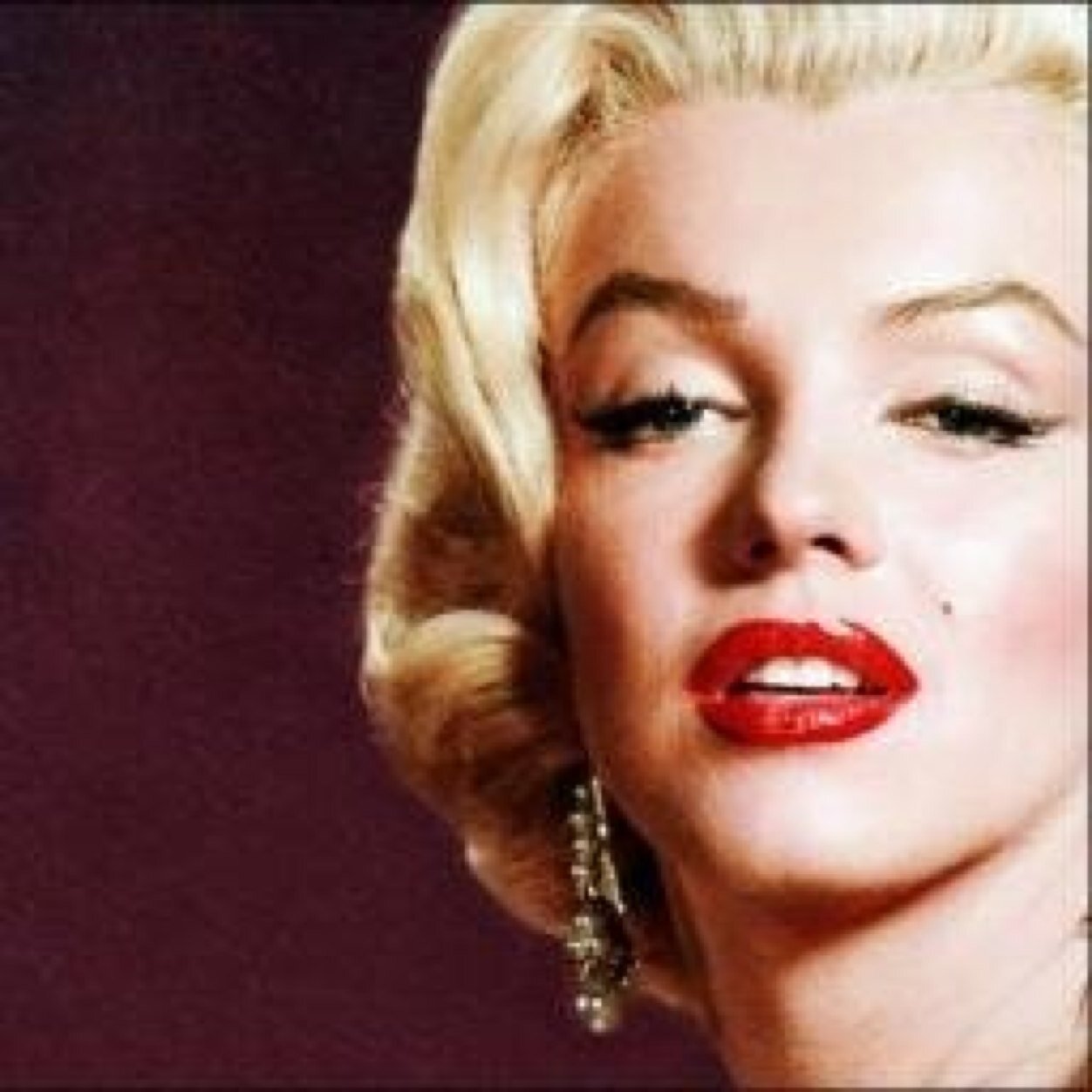 Inspirational messages about life, love, and relationships. *Parody Account to Inspire* (Not in any way affiliated with Marilyn Monroe) http://t.co/XrIayWg0bn
