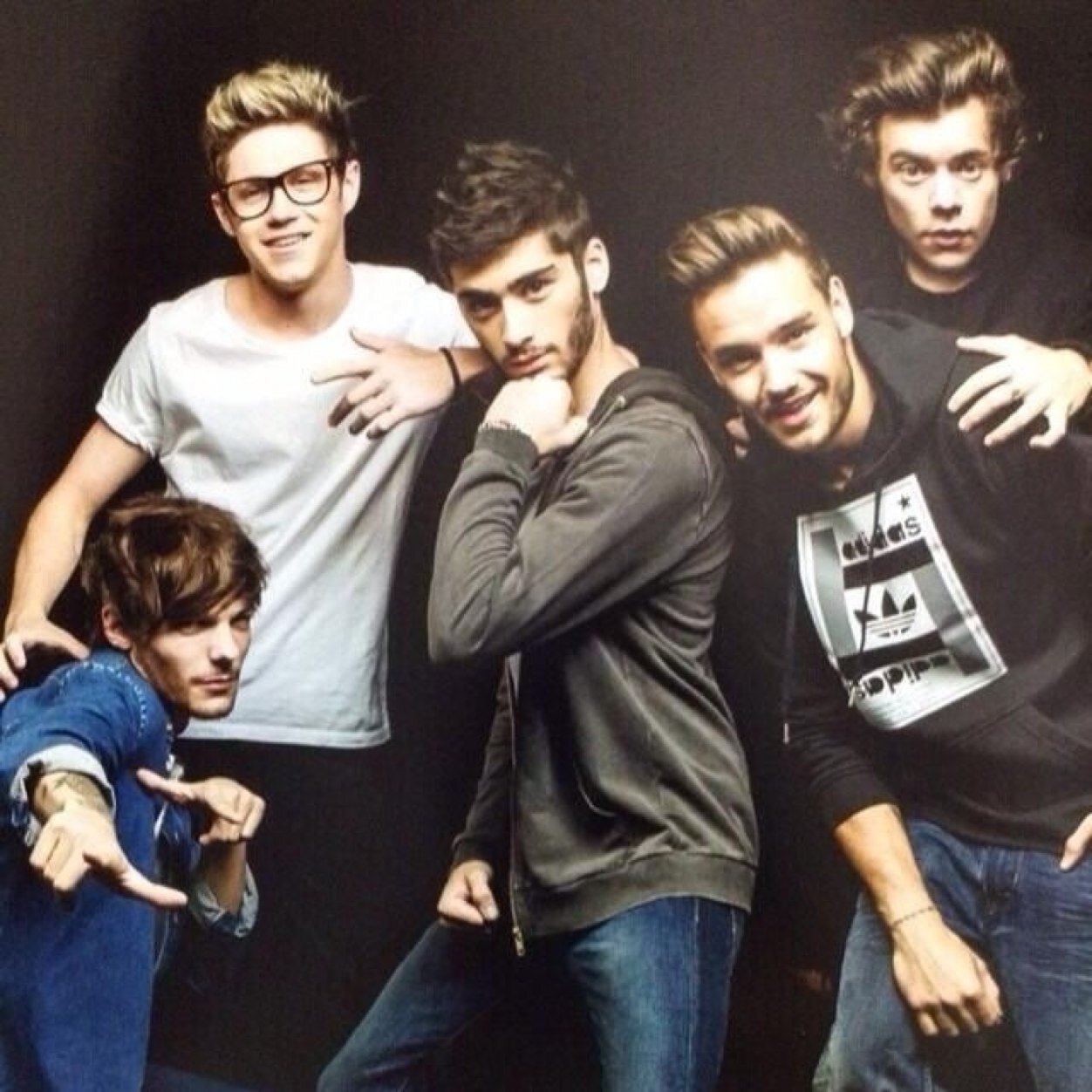 @vaginapayness @defilemeniall please follow us we are the creators of this account :) we just want to meet you guys august 1st at the WWA tour!
