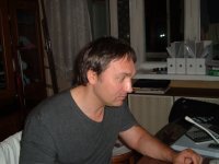 xpripceuu's profile picture. Упал человек. Реакция окружающих: Ахаха, ну ты и лох!. Упал новый iPhone. Реакция: C ним точно все нормально? Внимательно проверь!.