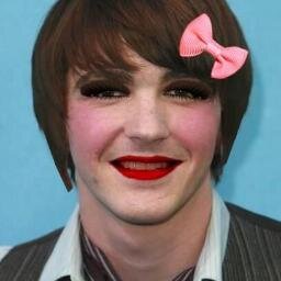 fIopando's profile picture. não leve nada a sério nesse twitter, se levar o problema é teu