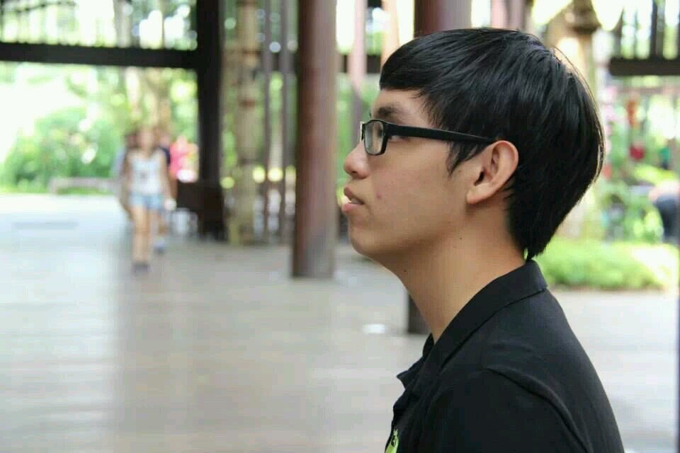 很烦的一个人。