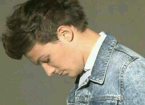 LoserteenLouiss's profile picture. ●Freshman●single●Bi● Destroy what destroys you.● I don't fit in anywhere●