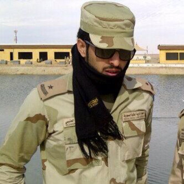 r_bg511's profile picture. انا شيخ الطناخہ لا غدت فـ المواجيب
وذيب المششاكل لاا غدت فـ الحميهہ