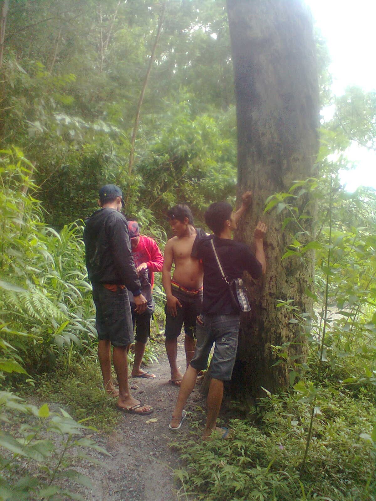 timbuladi's profile picture. hidup jangan dbuat susah mendingan hepi aja