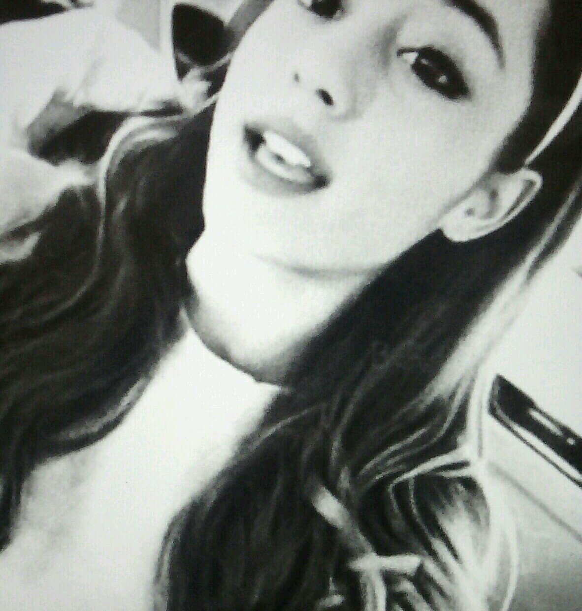 Dont follow this account please follow @Arianasxchanel (FOLLOWBACK FOR SURE )