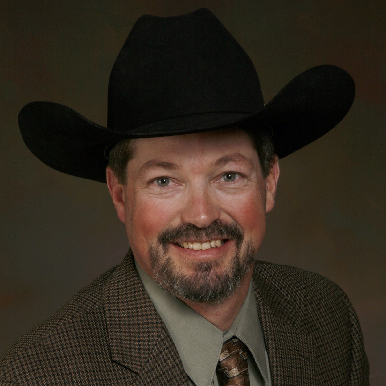 2V Angus LLC. Founder and Owner. / JS Rankin Ranches Inc. 3rd generation family owned operation rasing purebred Black Angus. Established 1949.