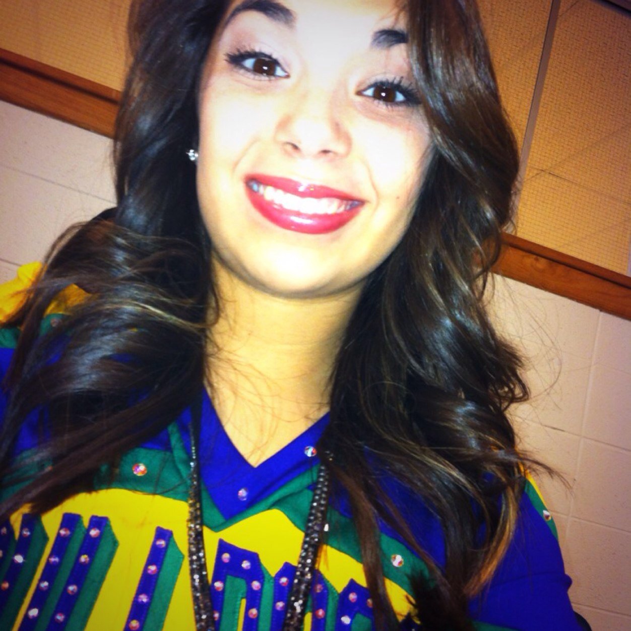 Senior • 18 Years Old • Mexican&White • Comepetitive Dance • IG @yourmainnbitch_ ♡