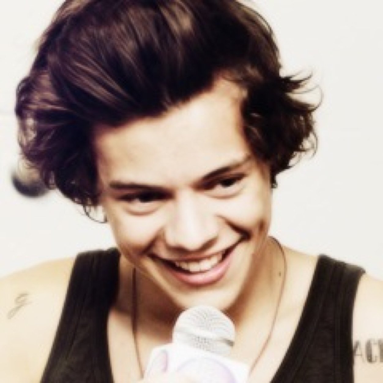 zainouzado's profile picture. I am @CatchyLiam