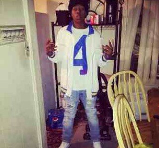 .... R.I.P Tookies Keeper , Free (^__^) Gang #33 #BitchStopPlaying ! Follow or Swallow yea im on my #100 shit oh yea you can call me EARL J.R  EARLGANG BITCH