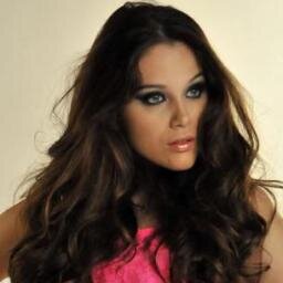 Daniela Grimaldi /Una tipica adolescente. Graciosa, desconfiada, carismatica,  buena persona.