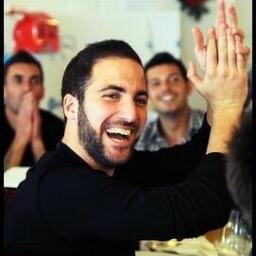 R~I~V~E~R El más grande LEJOS!@G_Higuain el mejor:) HLVS!!