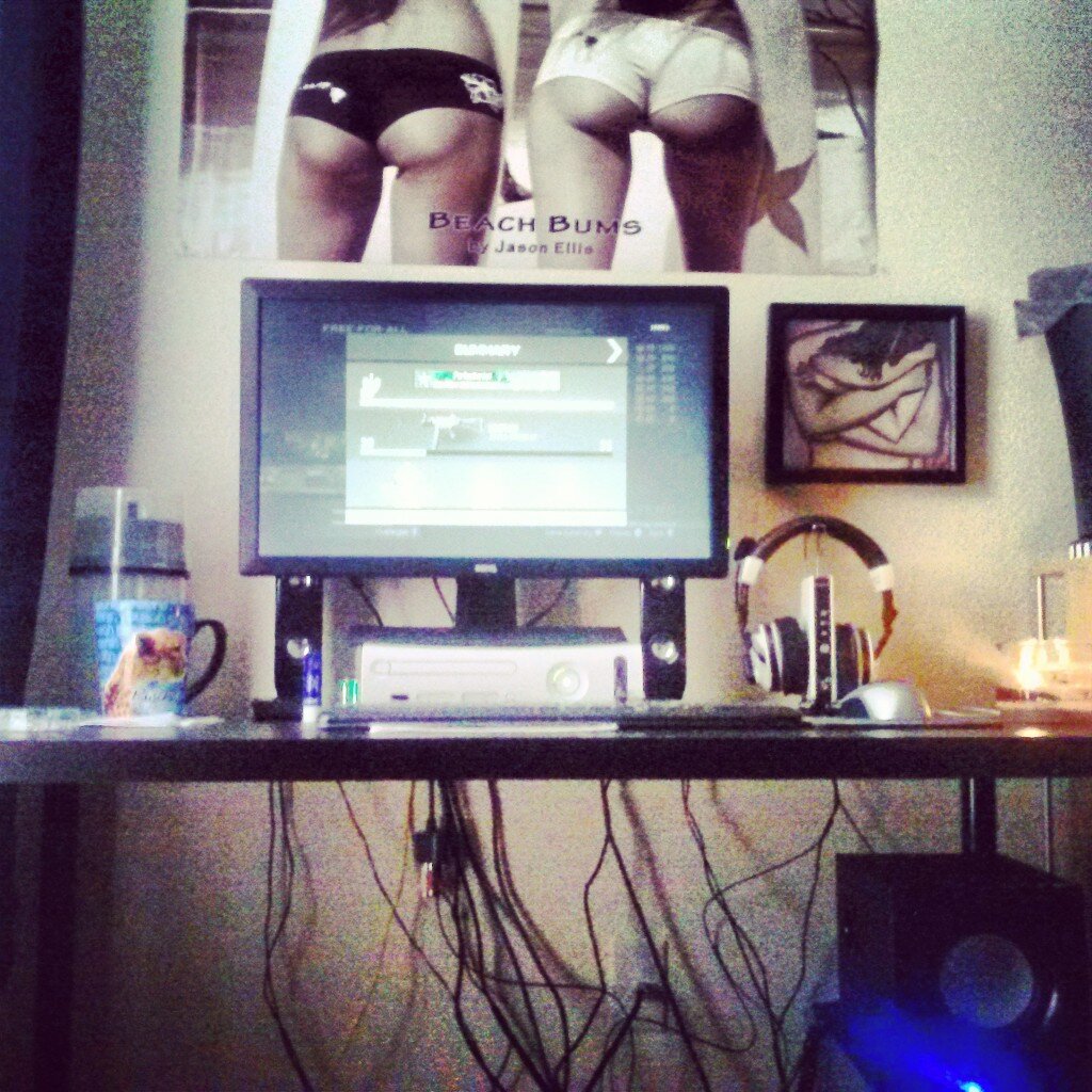 Competitive gamer trying to go pro!! Please follow me for support.. Add me on xbox if you wnt to play gt:SiCK iSiLeNCe