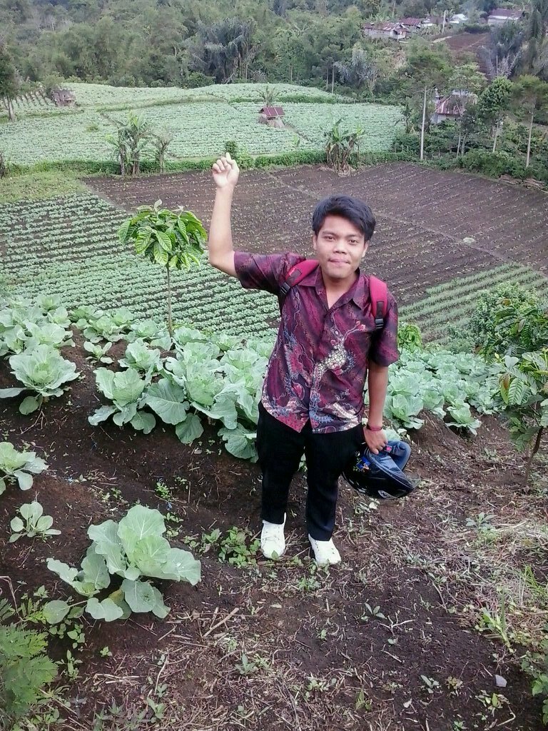 setiap hayal ku selalu menghadirkan dirimu