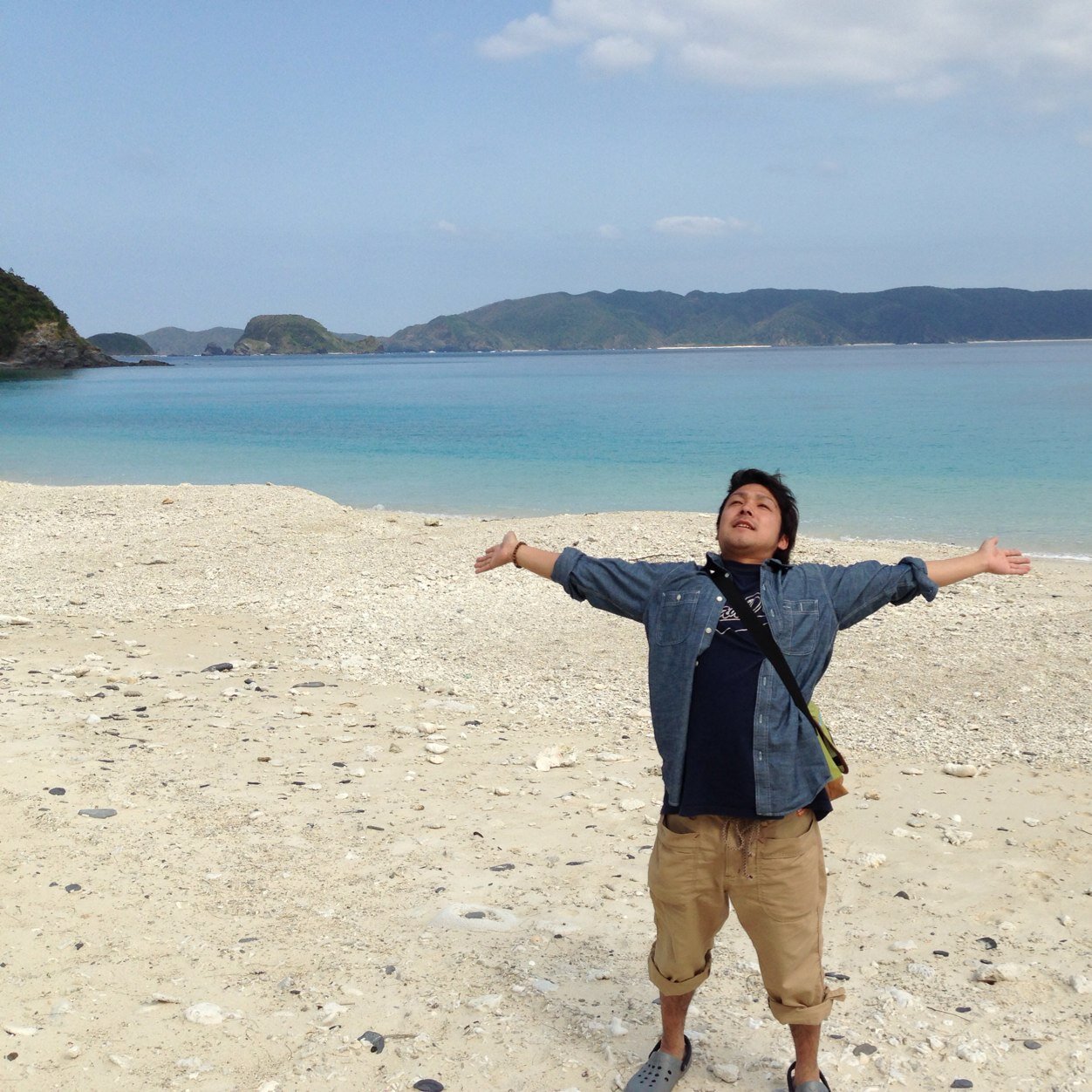 ＊旅＊仲間＊酒＊音楽＊食＊平和＊笑顔＊自由＊自然体＊素直＊ジャイアンツ＊ヤンキース＊まだまだ好きなものはあるけれど、 今は人生楽しみまくって日々成長中！！！まだまだこっから〜 
今いる大切な仲間！これから地球の何処かで出会うであろう最幸な仲間と共に 世の中に楽しい混乱を起こすぜっ(^-^)