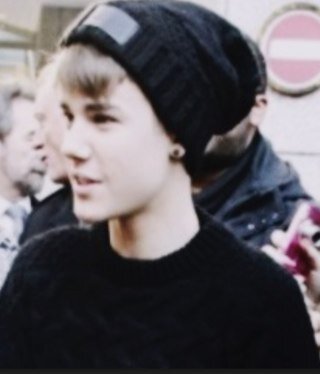 There are people out there who wait for u to fall. Dont let this gravity take u down. Sometimes u need to take matter on your hand and fly @justinbieber