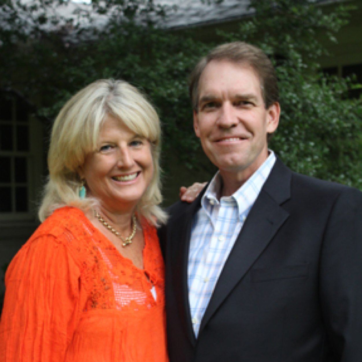 Nbagdtx's profile picture. community volunteer, mom, SMU fan, lab lover, recovery embracer