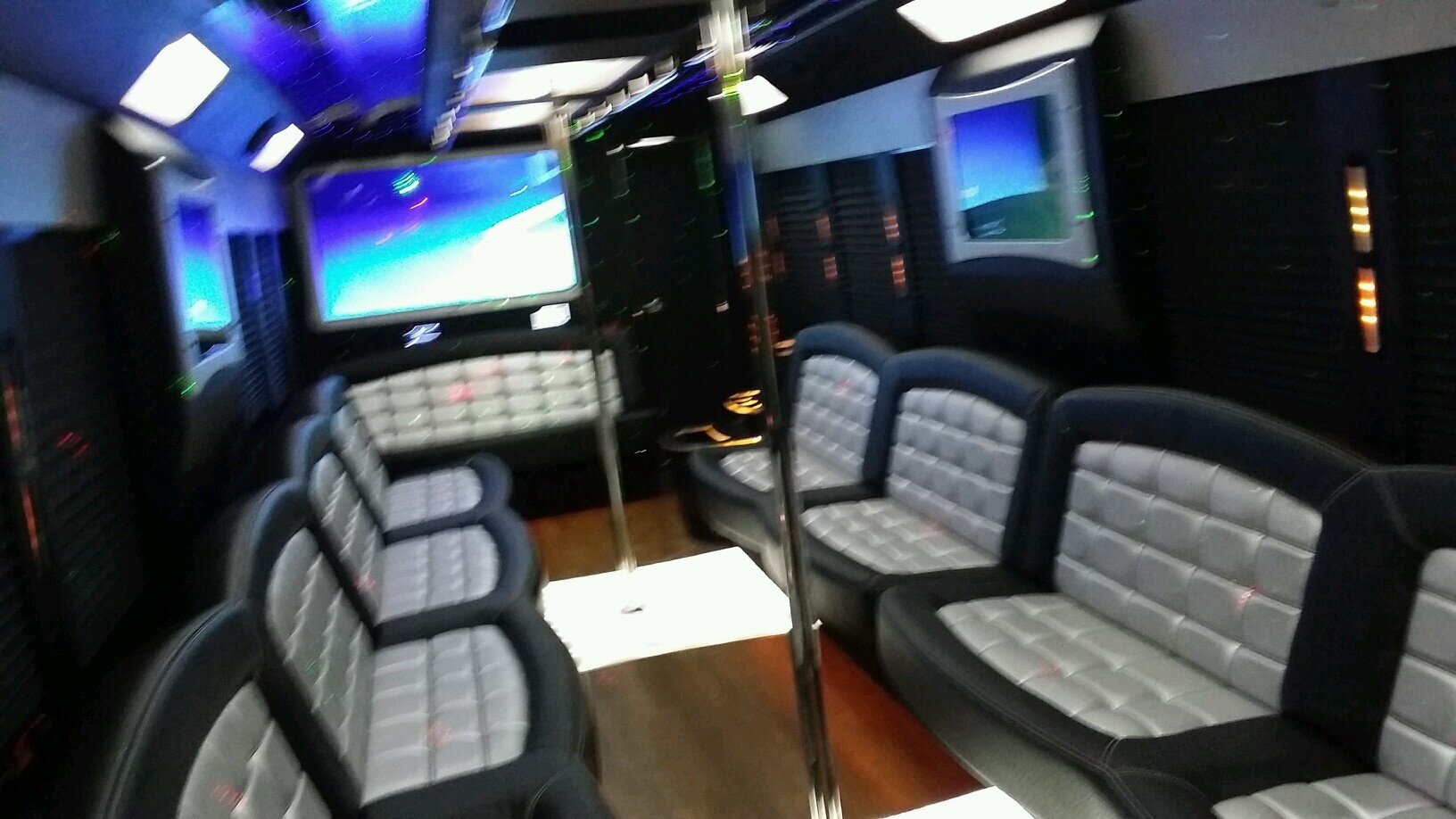 NJ Limousine Rentals. Get the hottest limos and deals at LimoRide. Also provides Sedans, SUV, Stretch Limos, SUV Limos, Party Buses, and Classic Rolls Royces