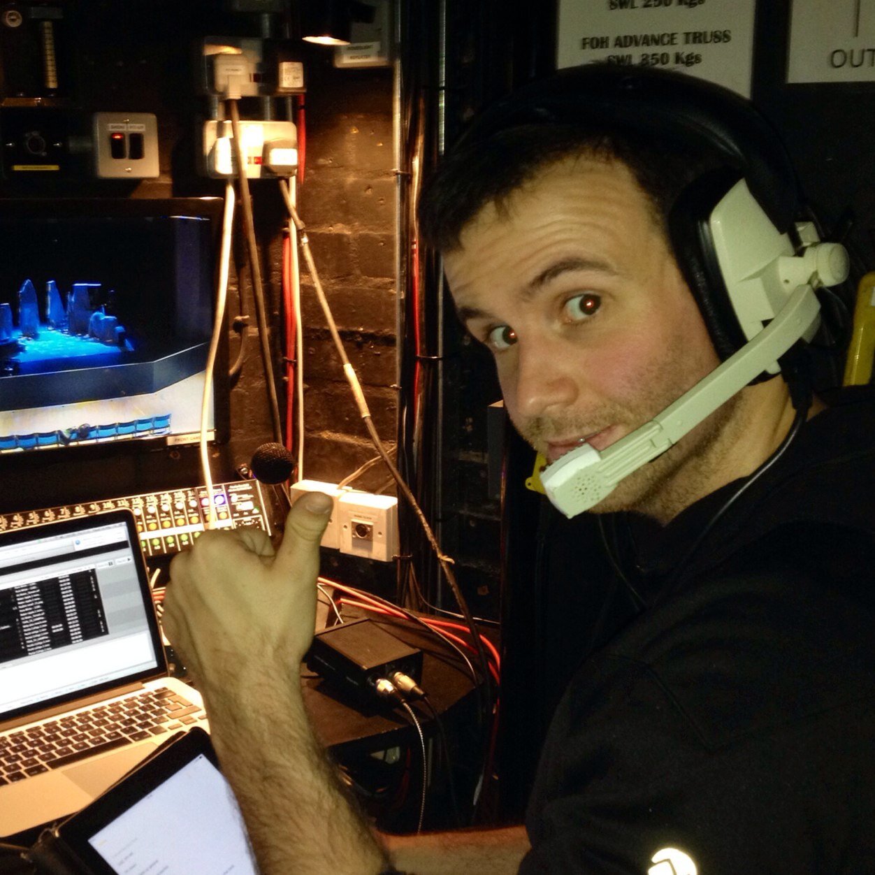 gopontygo's profile picture. Production Manager in the Theatre World. Love singing, love playing the piano and especially love criticising regional rugby in Wales!