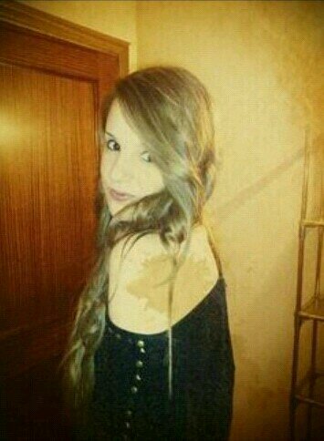 laura_1308's profile picture. La vida es una obra que no permite ensayos. Canta, ríe, baila, llora, vive intensamente antes de que el telón baje y la obra termine sin aplausos :)