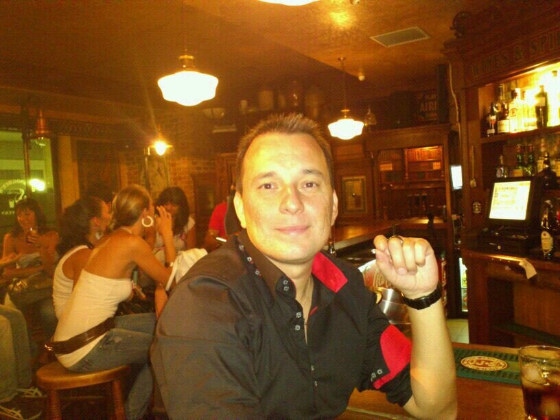 cadisrael's profile picture. Lo dificil se consigue y lo imposible se intenta