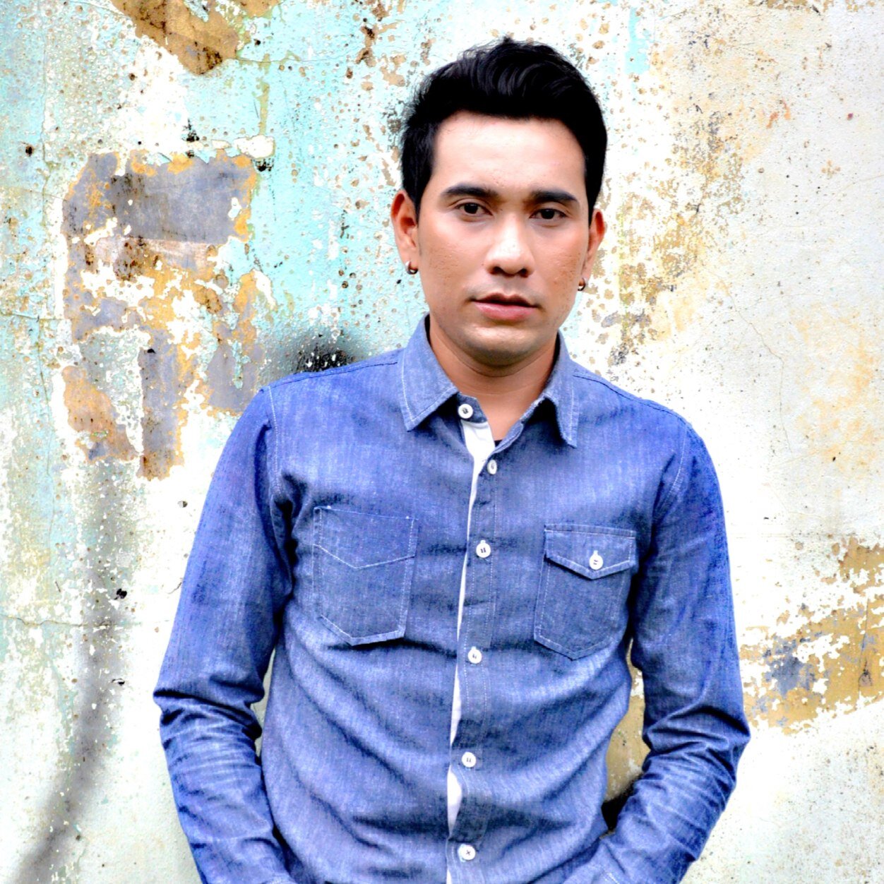 @rr_pro2601 || 5strings 🎸 @band_gia || manager || soundman || MixingMastering Engineer || 📱 081227288839