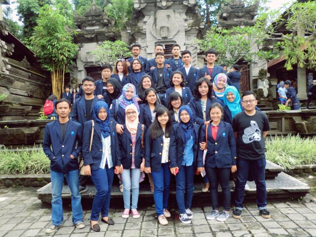 We are class MARKETING D IM Telkom 2012 || UNITE is our motto || Don’t judge we if you don't know who we are ☺♥