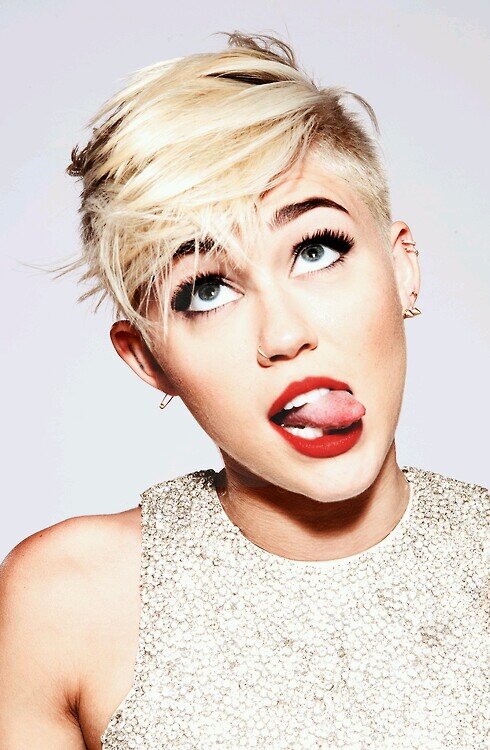 Miley Ray Cyrus | single | bisex |