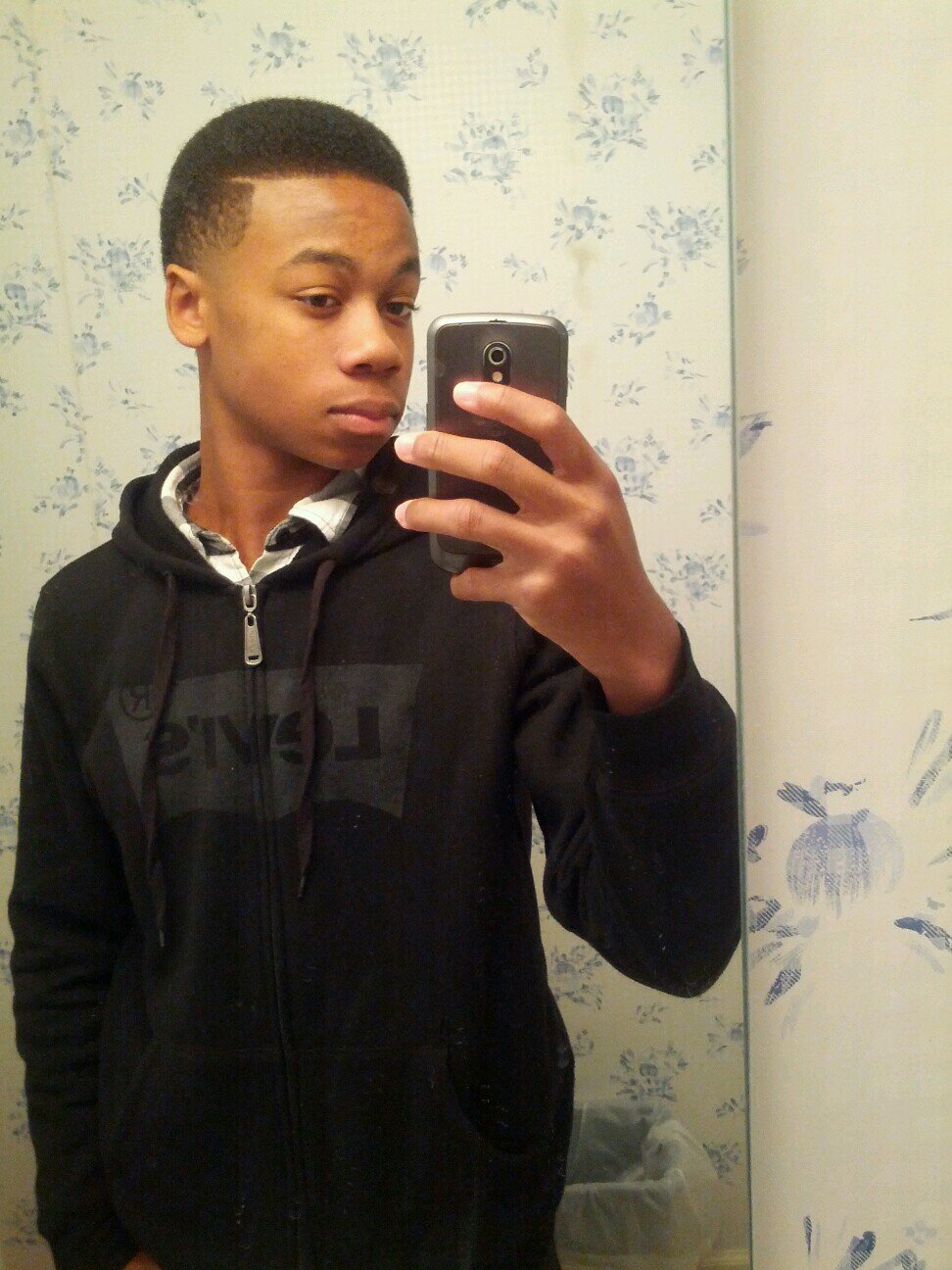 November 17 1997. Employed: Zaxby's Bishopville. Don't need a bio. Just follow and I'll follow back
