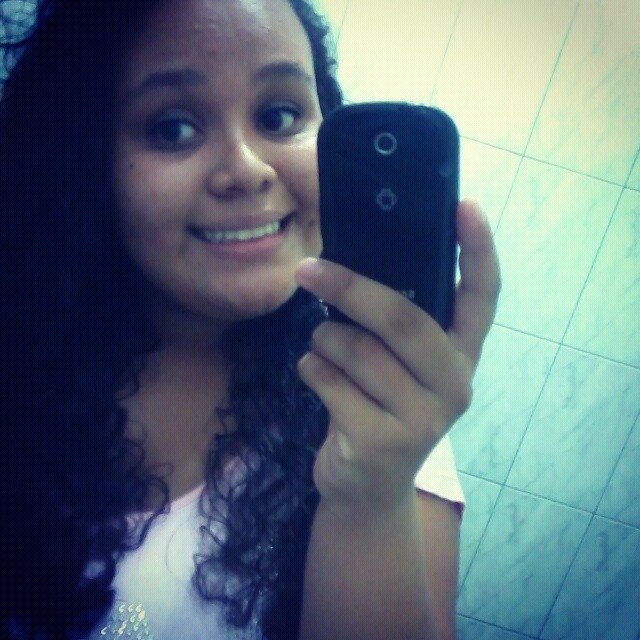 -'' Never stop dreaming, never stop smiling, because you will never find someone to do it for you. 

G  N  P  ♥